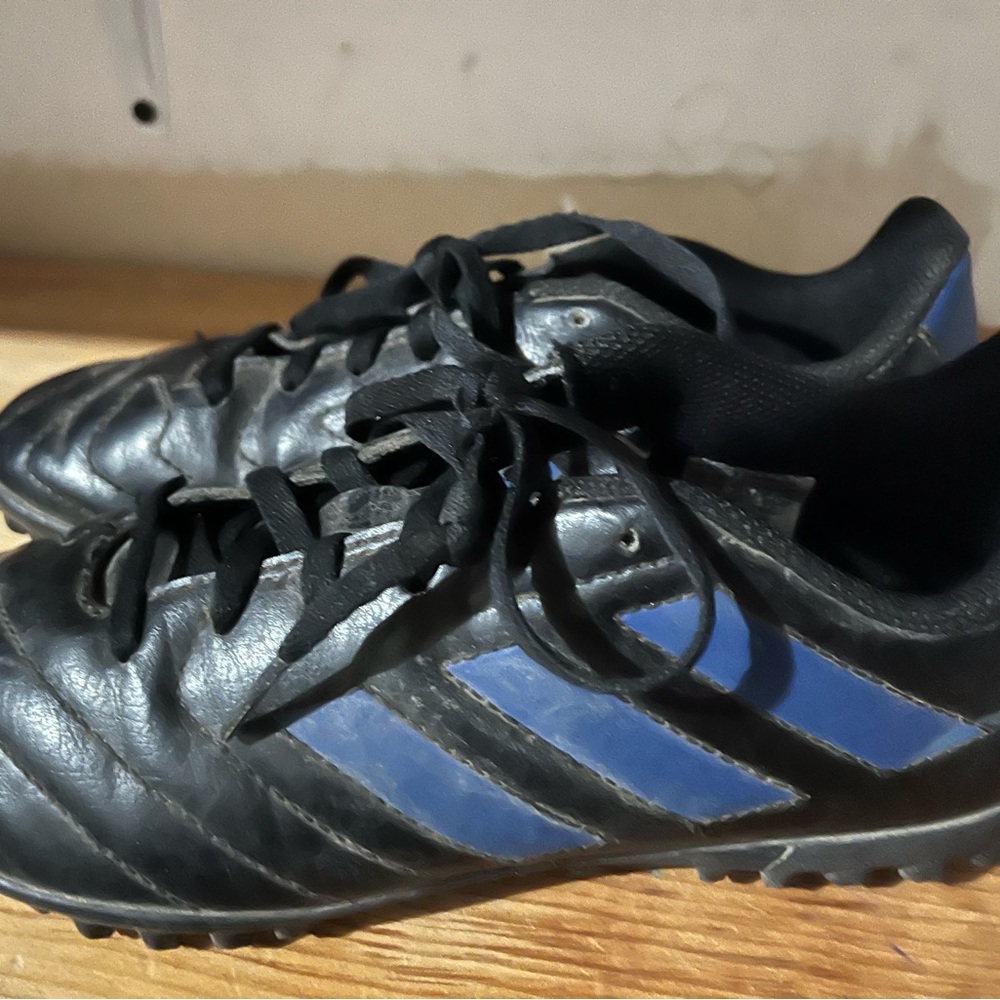 Kids adidas turf soccer shoes
